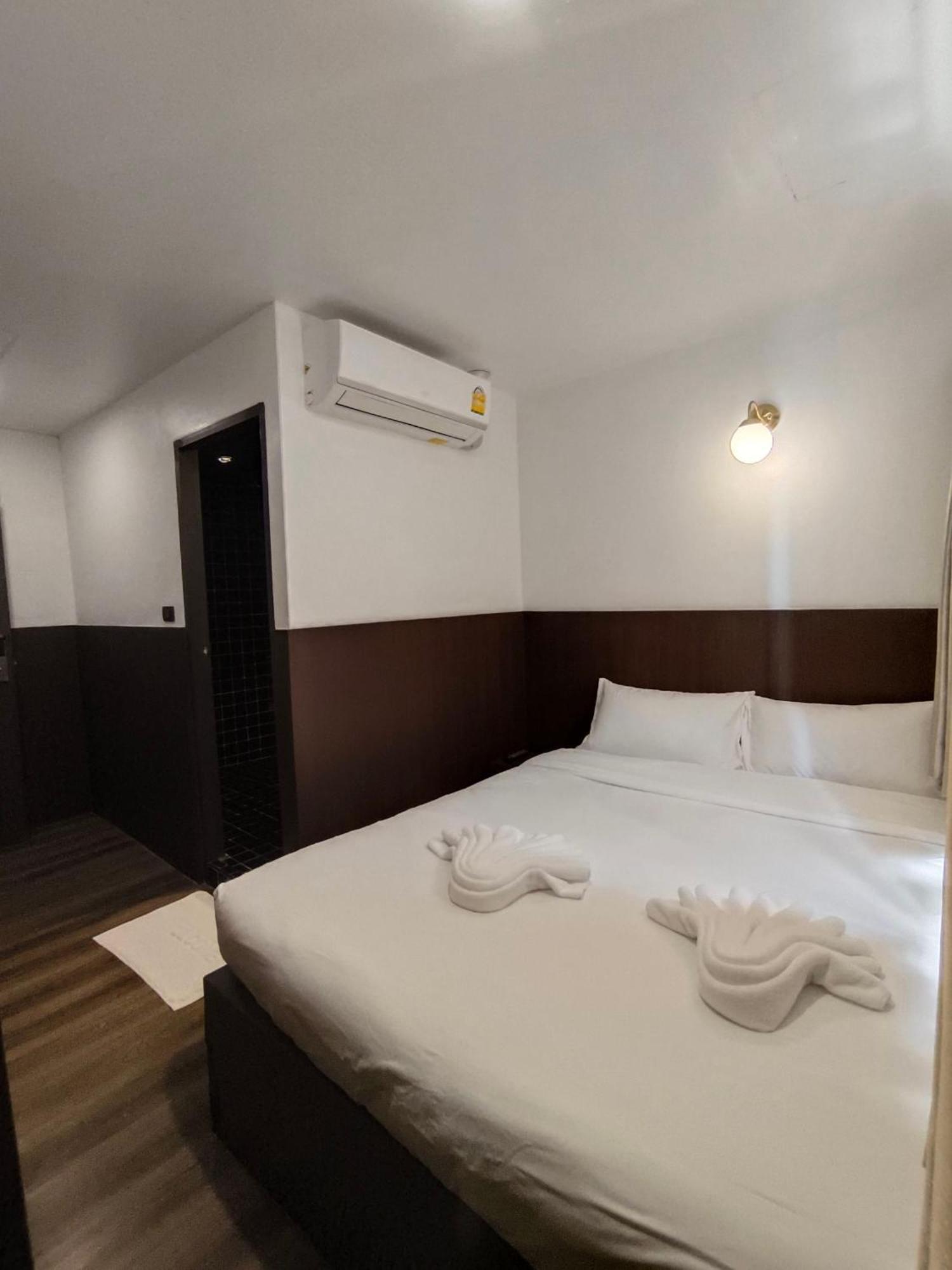 Four Sister Lamoon Hotel Bangkok Exterior foto
